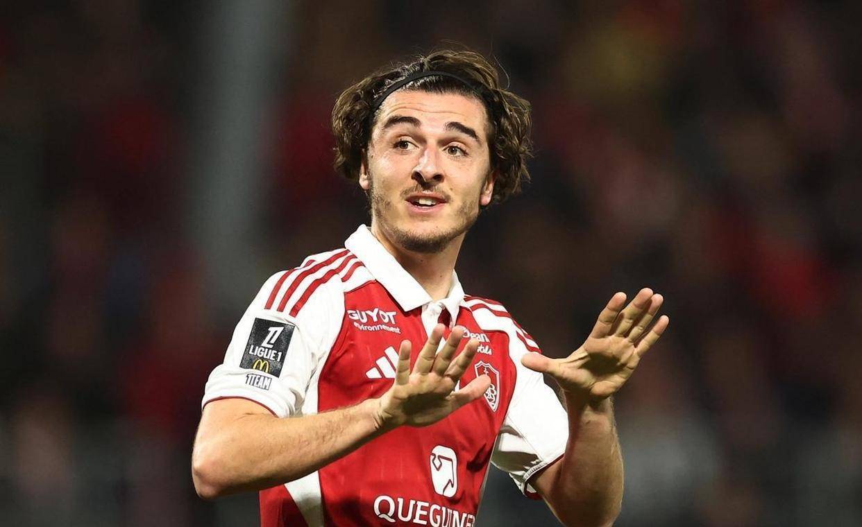 1-0，10人法甲第11力克法甲第7，博格巴811天后归来，目睹十人布雷斯特缔造奇迹