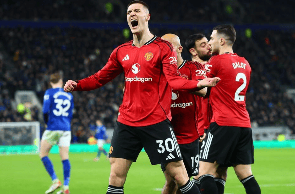 1-0！2-2！激情一夜，曼联绝杀，阿拉维斯绝平，吉达国民登顶